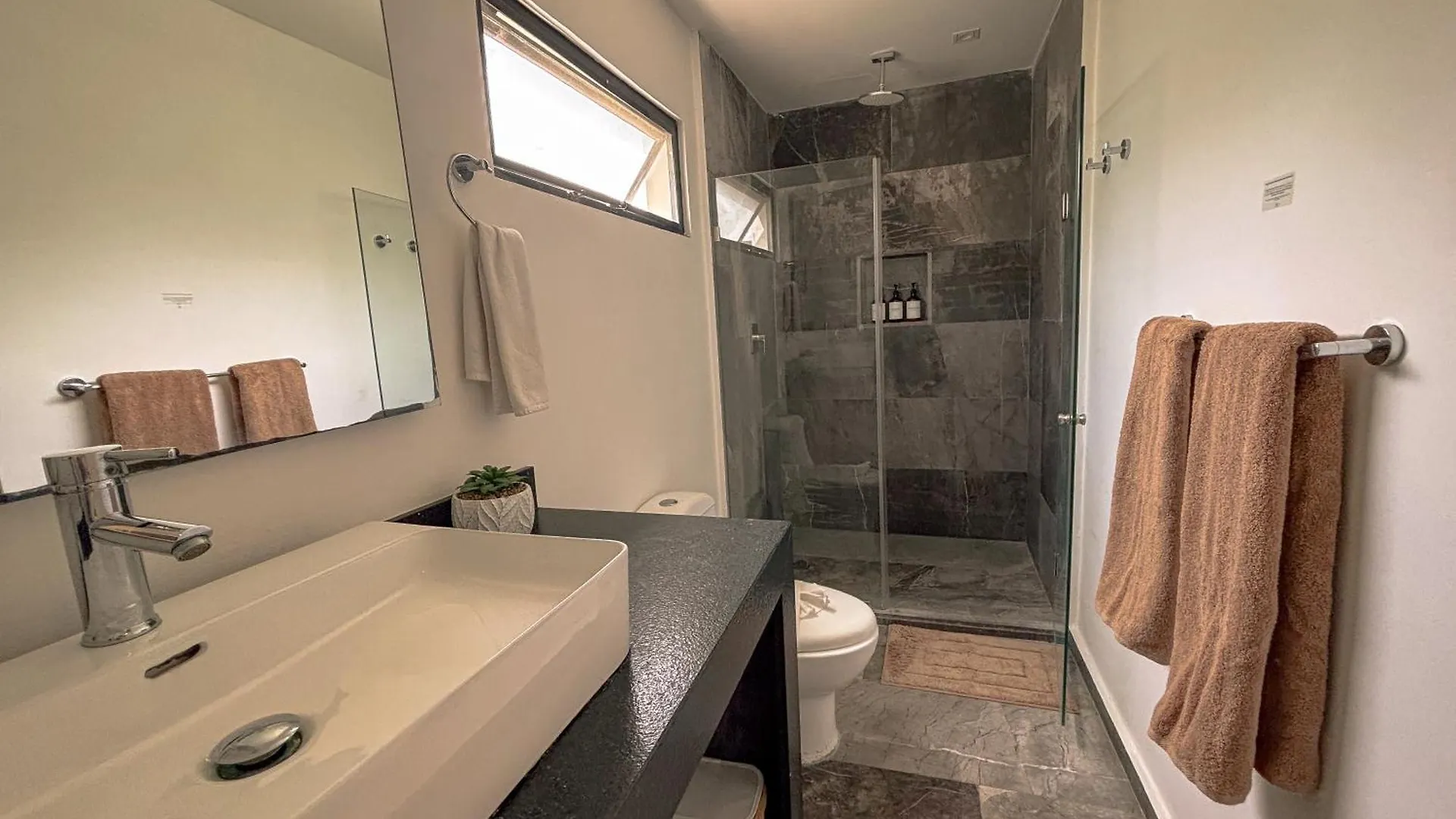 Apartament Lujoso Penthouse Remodelado De Tres Pisos En Madara Tulum