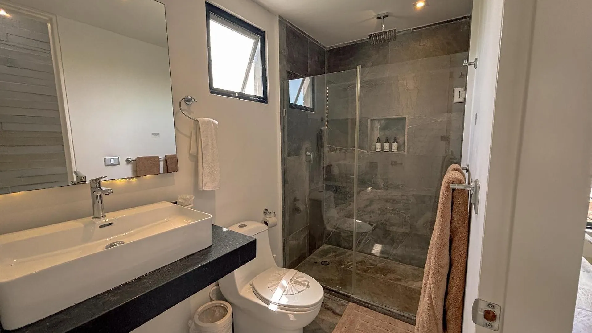 Apartament Lujoso Penthouse Remodelado De Tres Pisos En Madara Tulum